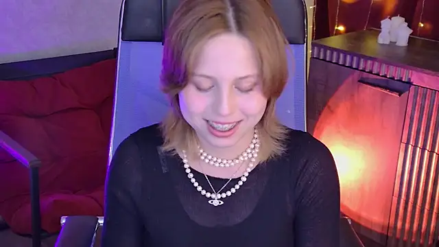 VivienneHebert online show from June 2026 12:42:02 PM