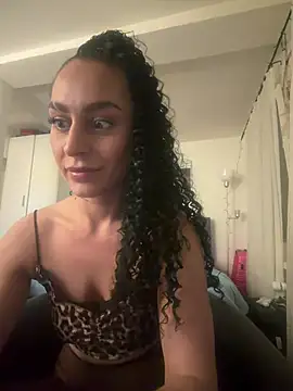 CurlyRouge online show from May 2026 09:43:01 PM