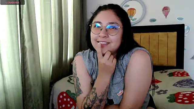 Snapshot of MAYEXS chatting on April 2026 10:15:02 PM MAYEXS online show from April 2026 10:15:02 PM