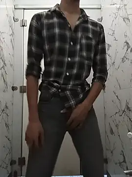 itsmemadhu2019 online show from June 2026 02:43:02 PM