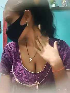 Snapshot of BaddieUnleashed chatting on April 2026 07:36:02 AM BaddieUnleashed online show from April 2026 07:36:02 AM