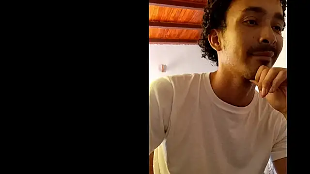 Snapshot of ExtremeXBoy chatting on April 2026 06:15:01 PM ExtremeXBoy online show from April 2026 06:15:01 PM