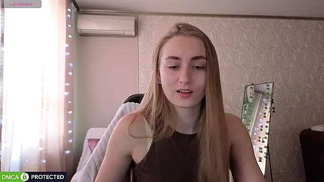 Snapshot of Your_Emily25 chatting on July 2026 01:10:02 AM Your Emily25 online show from July 2026 01:10:02 AM