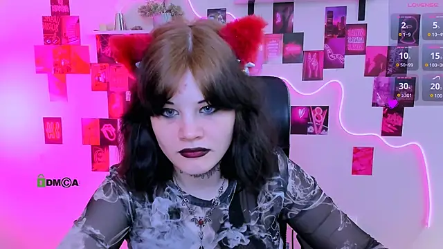 nikki kiss  online show from May 2026 09:05:01 AM