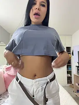 Snapshot of Elara_Luxe chatting on May 2026 08:10:02 PM Elara Luxe online show from May 2026 08:10:02 PM