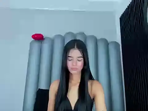 Snapshot of luna-bella_ chatting on April 2026 03:09:01 AM luna-bella online show from April 2026 03:09:01 AM
