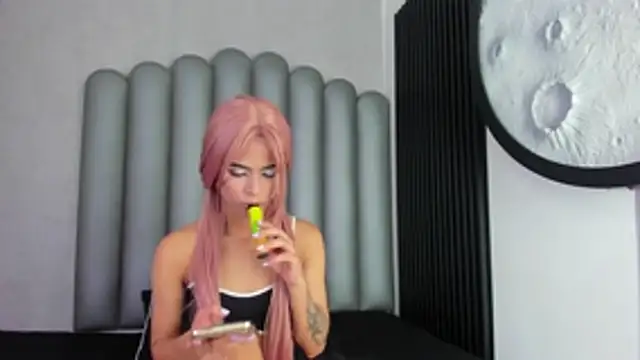 Snapshot of luna-bella_ chatting on May 2026 03:26:01 AM luna-bella online show from May 2026 03:26:01 AM