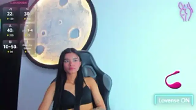 Snapshot of luna-bella_ chatting on May 2026 04:07:01 AM luna-bella online show from May 2026 04:07:01 AM