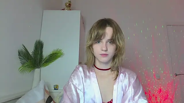 Snapshot of Tessa_Shy_ chatting on July 2026 08:52:02 PM Tessa Shy online show from July 2026 08:52:02 PM