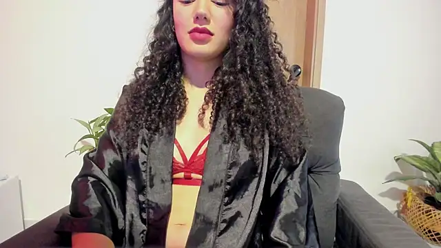 Snapshot of MiaRouseex chatting on May 2026 01:55:01 AM MiaRouseex online show from May 2026 01:55:01 AM