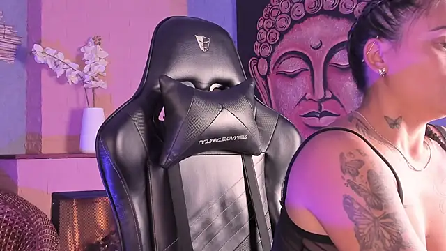 MILATEMPTRESS online show from April 2026 01:36:02 PM