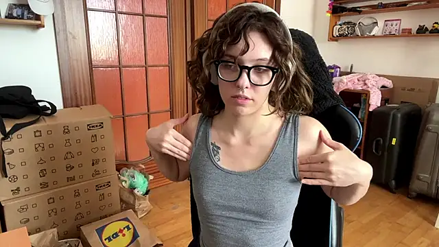 PillowPeachX online show from May 2026 10:10:02 AM