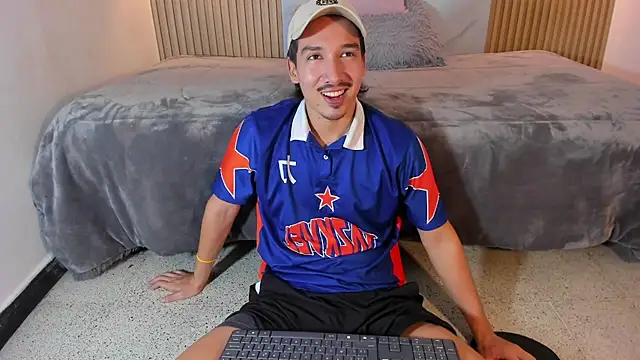 Iam OttoAndrew online show from May 2026 09:23:01 PM