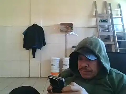 Snapshot of Oskr2024XXX chatting on February 2025 03:32:01 PM Oskr2024XXX online show from February 2025 03:32:01 PM