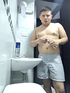 ian charmboy online show from April 2026 06:27:01 AM