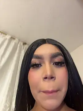 Snapshot of Tyra_malkovaa chatting on July 2026 03:19:02 AM Tyra malkovaa online show from July 2026 03:19:02 AM