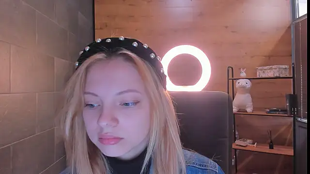 EmmaaMcDon online show from April 2026 09:40:02 AM