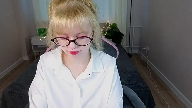 Helen Carson online show from May 2026 12:06:01 AM