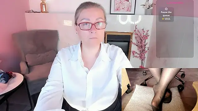 Snapshot of Alexandra_Kind chatting on July 2026 08:46:01 PM Alexandra Kind online show from July 2026 08:46:01 PM