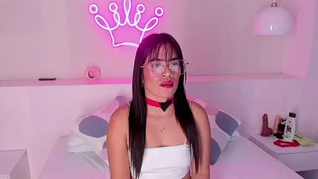 CatalinaRey online show from April 2026 04:02:02 AM