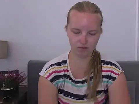 RoseTeacherX online show from July 2026 07:32:02 AM