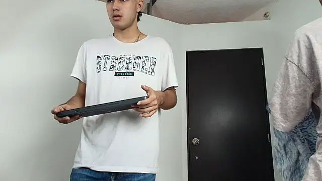 EdwinBoys online show from May 2026 01:28:01 PM