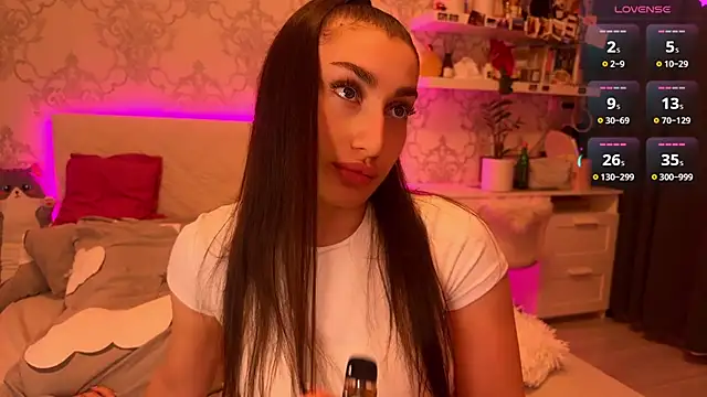 Snapshot of MyNaomi chatting on June 2026 09:54:02 PM MyNaomi online show from June 2026 09:54:02 PM