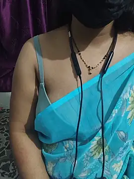 sweetylove01 online show from May 2026 07:11:01 PM