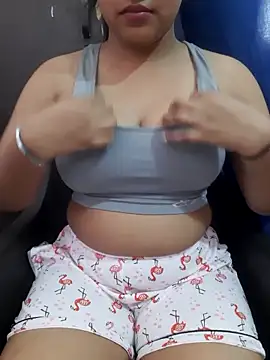 SmileGirll online show from April 2026 03:19:01 AM