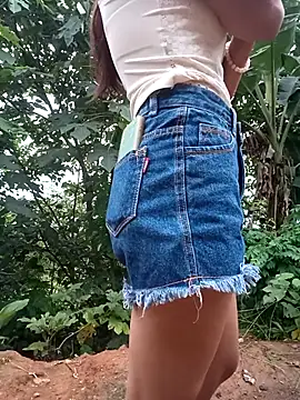 Elena Mia online show from June 2026 10:57:01 PM