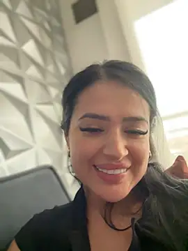 Snapshot of Sara_fun chatting on March 2025 04:35:02 PM Sara fun online show from March 2025 04:35:02 PM