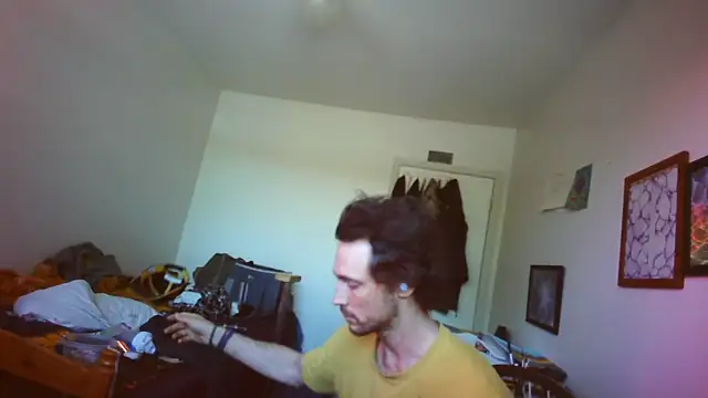 JohnnyMoves online show from June 2026 08:47:02 PM