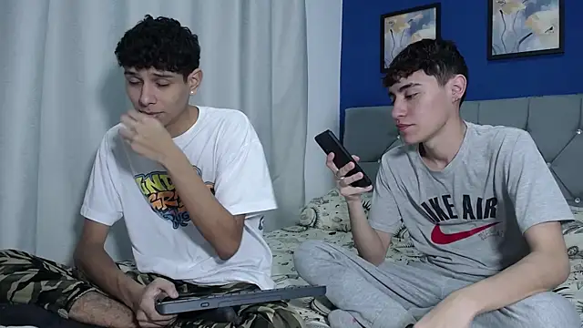 Thiago And Gael online show from June 2026 12:04:01 AM