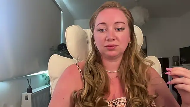 arielsweetieee online show from May 2026 07:59:01 AM