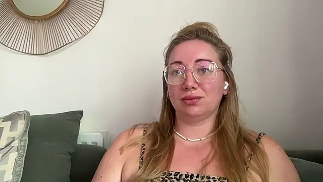 arielsweetieee online show from June 2026 04:42:02 AM