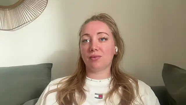 arielsweetieee online show from July 2026 09:22:01 AM