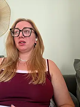 arielsweetieee online show from July 2026 07:25:01 AM
