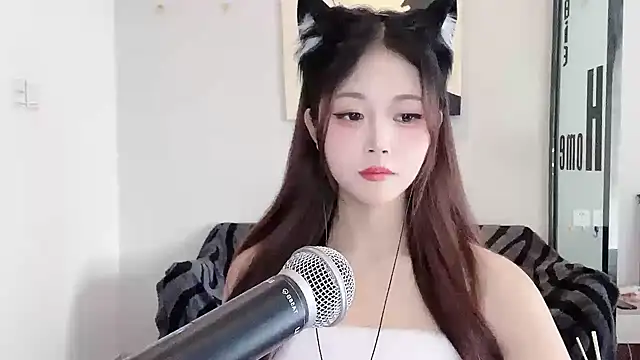 Snapshot of KiKi-011 chatting on May 2026 07:15:02 AM KiKi-011 online show from May 2026 07:15:02 AM