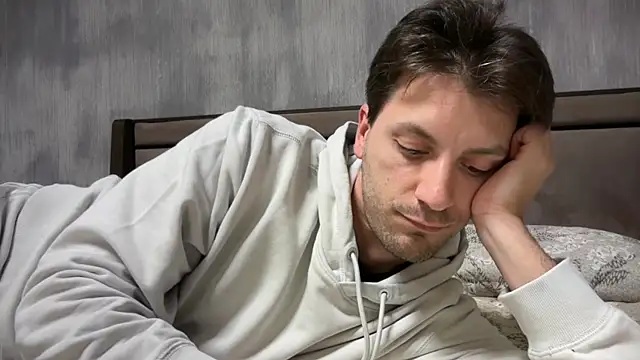 italianass94 online show from May 2026 07:33:02 PM