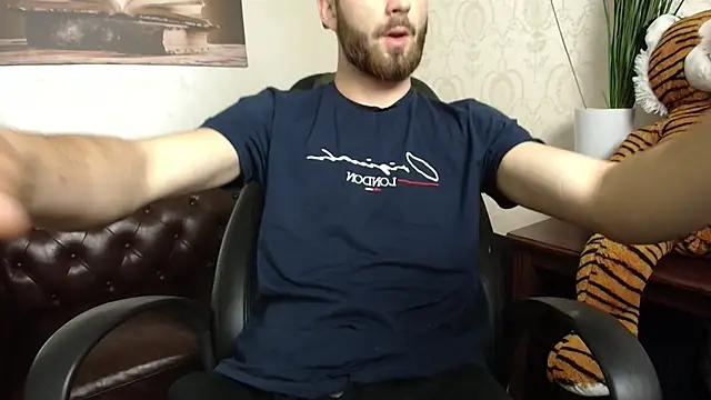 KyloEast online show from June 2026 04:07:02 AM