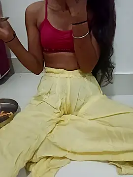 Snapshot of Riya_rani7 chatting on April 2026 11:39:02 PM Riya rani7 online show from April 2026 11:39:02 PM