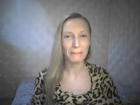 LunaBelle8 online show from May 2026 04:11:01 PM
