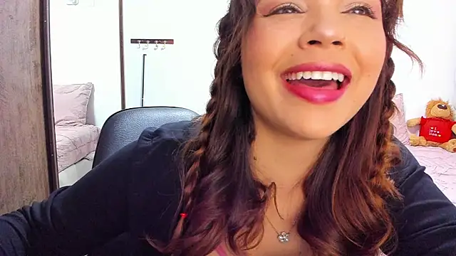 Snapshot of megan_poe_ chatting on July 2026 05:05:01 PM megan poe online show from July 2026 05:05:01 PM