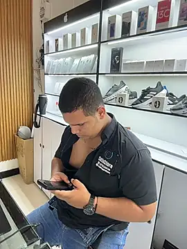 Snapshot of Patricio_02 chatting on May 2026 04:04:02 PM Patricio 02 online show from May 2026 04:04:02 PM