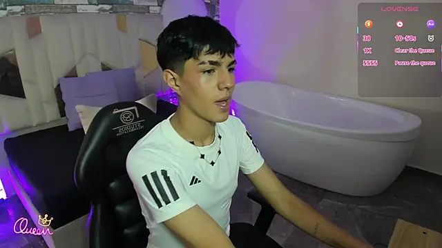 Snapshot of Damian_tay chatting on May 2026 07:19:01 PM Damian tay online show from May 2026 07:19:01 PM