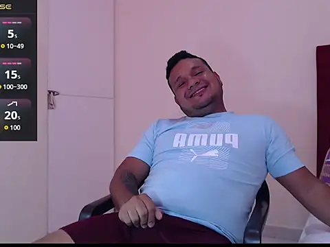 Snapshot of adrian_fox2 chatting on April 2026 01:23:01 PM adrian fox2 online show from April 2026 01:23:01 PM