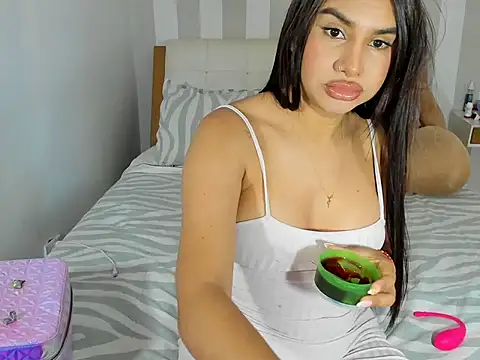 Snapshot of Amber_Peiige chatting on May 2026 09:32:02 PM Amber Peiige online show from May 2026 09:32:02 PM