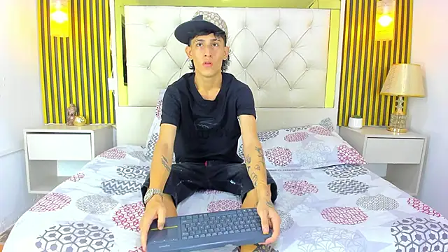 Just18Jake  online show from May 2026 12:07:01 AM