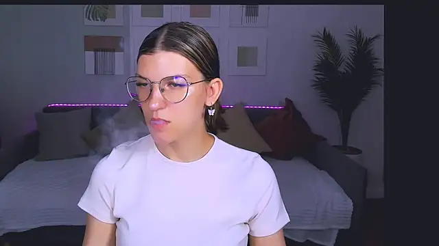 AnnaThorne online show from June 2026 04:21:01 AM