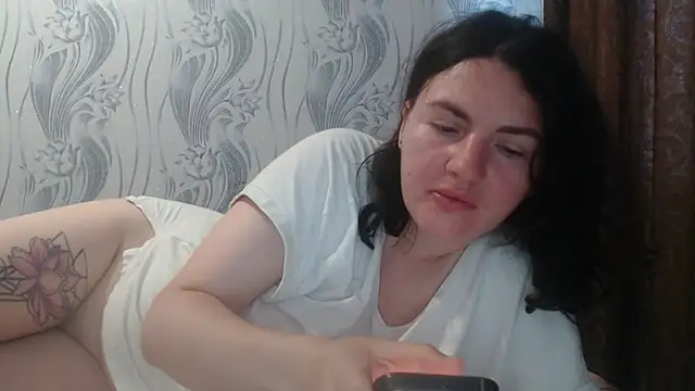 Snapshot of AlinaxJames chatting on July 2026 06:59:02 AM AlinaxJames online show from July 2026 06:59:02 AM